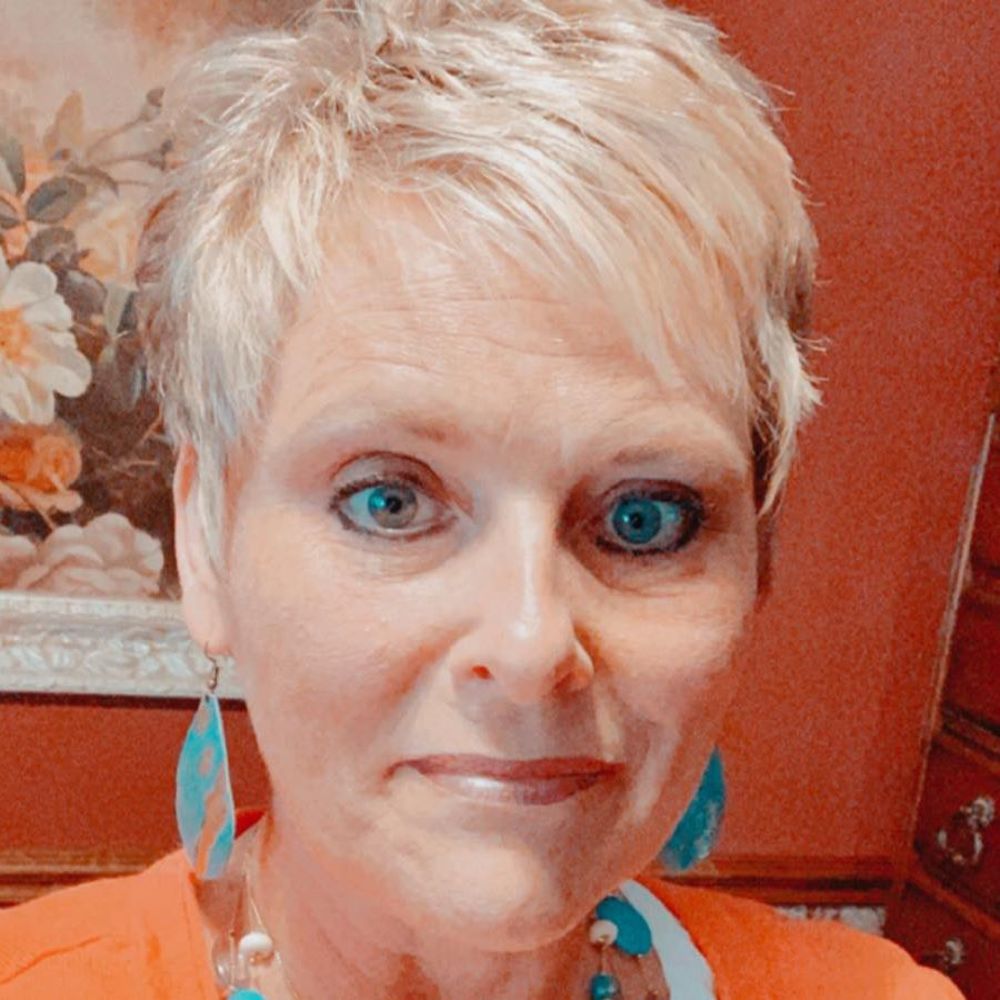 Meet your Posher, Holly